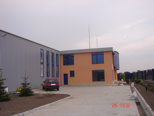 OFFICE BUILDING AND WAREHOUSE-photo